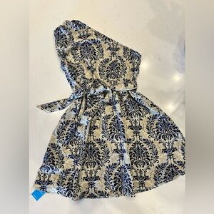 CUP SHE ONE-SHOULDER DRESS (M); tan & navy